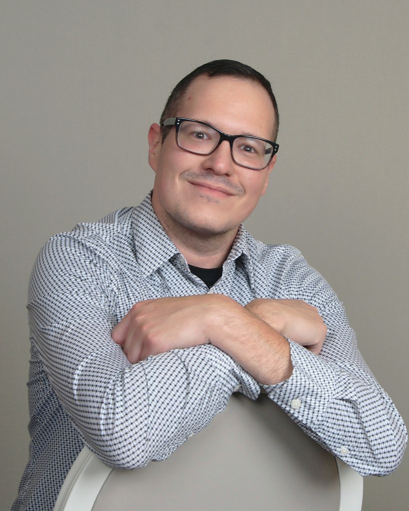 Michael John Fox Profile Photo