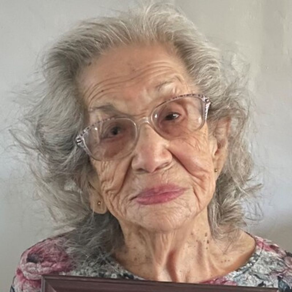 Luz (Lucy) Castelo Solorzano Profile Photo