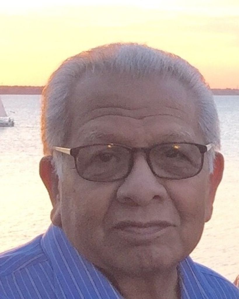 Robert Carrillo Profile Photo