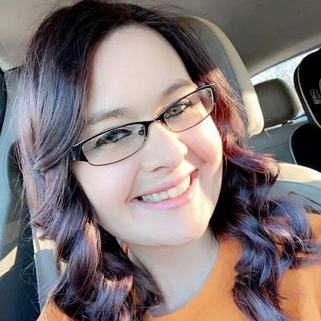 April Nicole Woodard Profile Photo