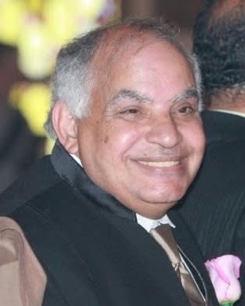 Helmy A Awad