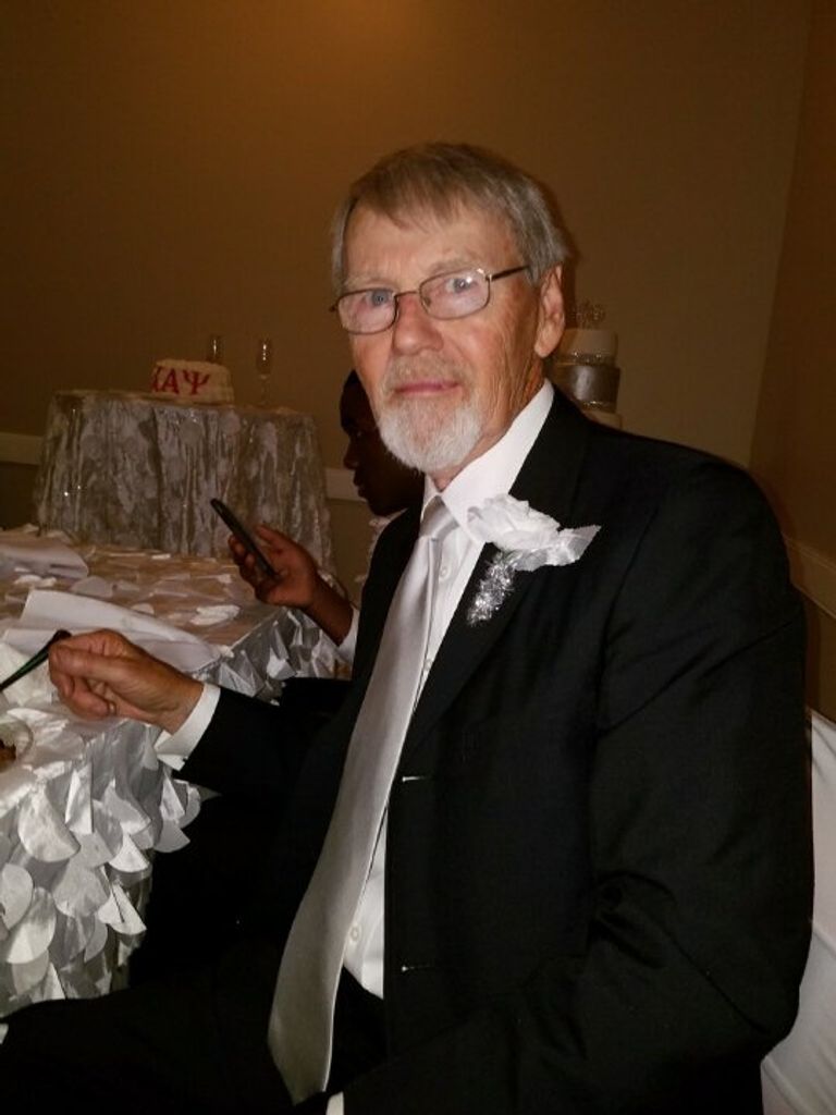 Lloyd Leo Martin Profile Photo