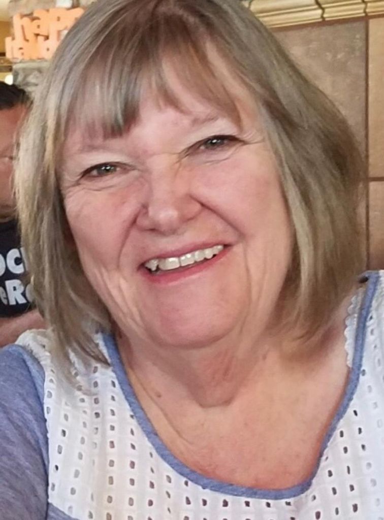 Julie Edwards Profile Photo