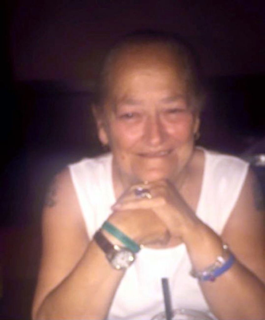 Sandra 'Nana' E. (Leal)  Medeiros Profile Photo