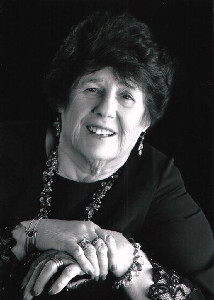 Albertina Sousa Bettencourt Profile Photo