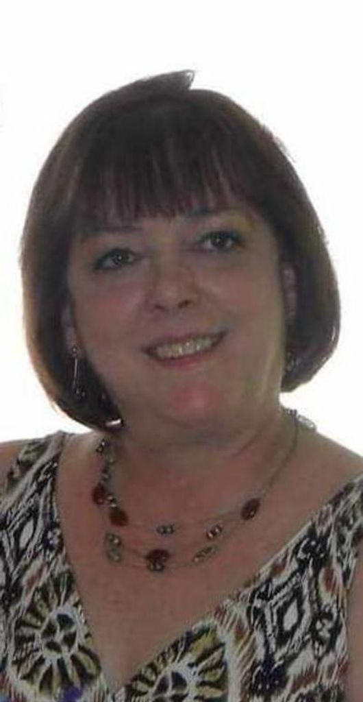 Lora Stahl Profile Photo