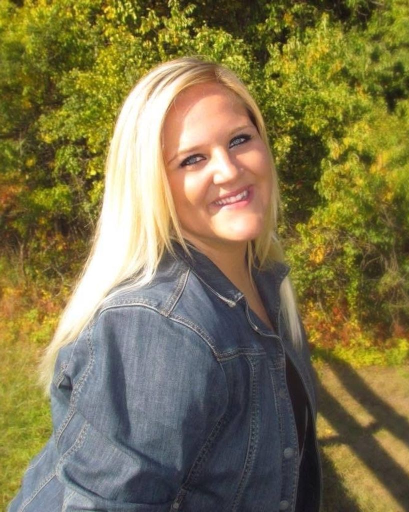Carolyn Brooke Damish Profile Photo
