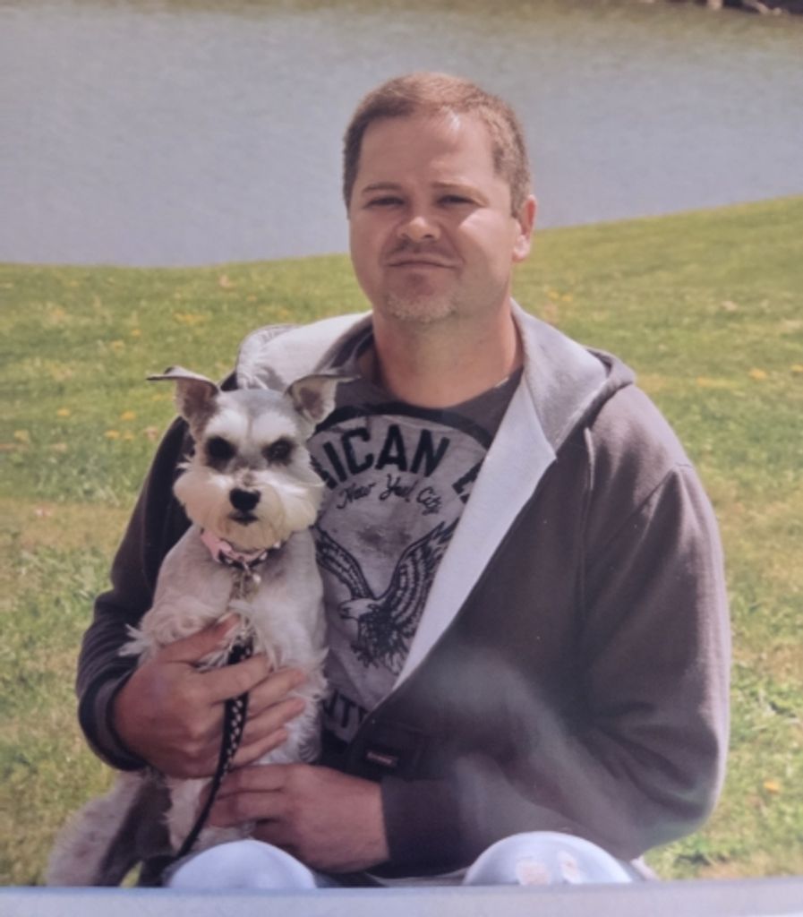 Shannon Dwayne Knight Profile Photo