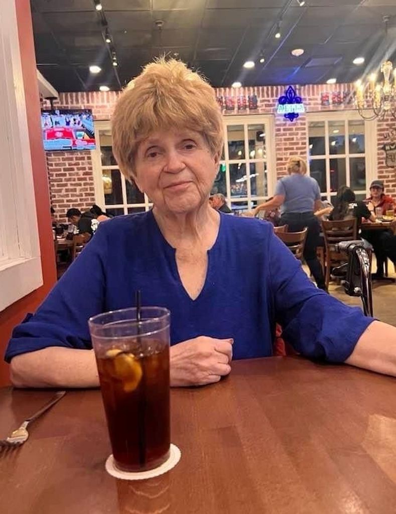 Shirlee  Oma  Avis 