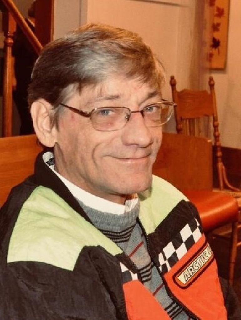 Daniel Mickelson Profile Photo