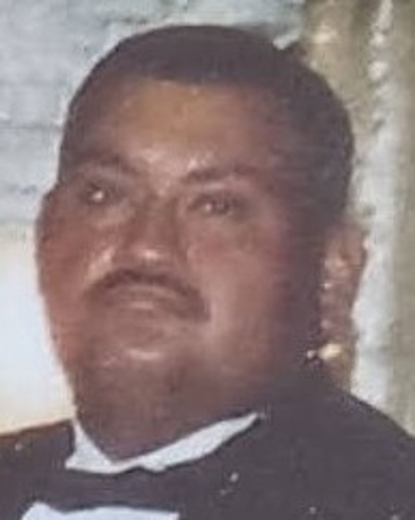 Miguel Flores, Jr. Profile Photo