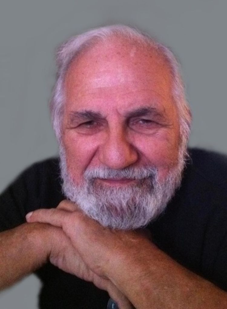 Chris Paraschos Profile Photo