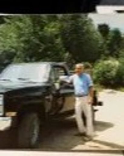 Lawrence J Selig, Jr's obituary image