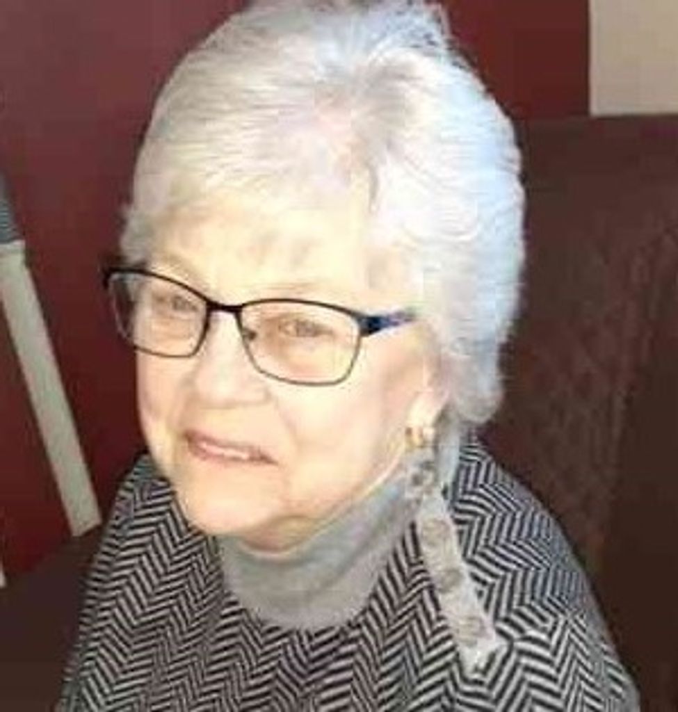 Carolyn Lorraine Maniatis