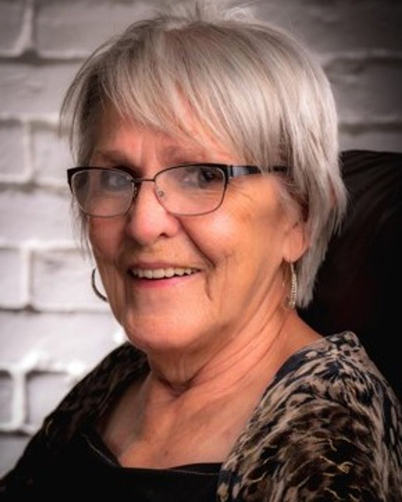 Claudia Lemons