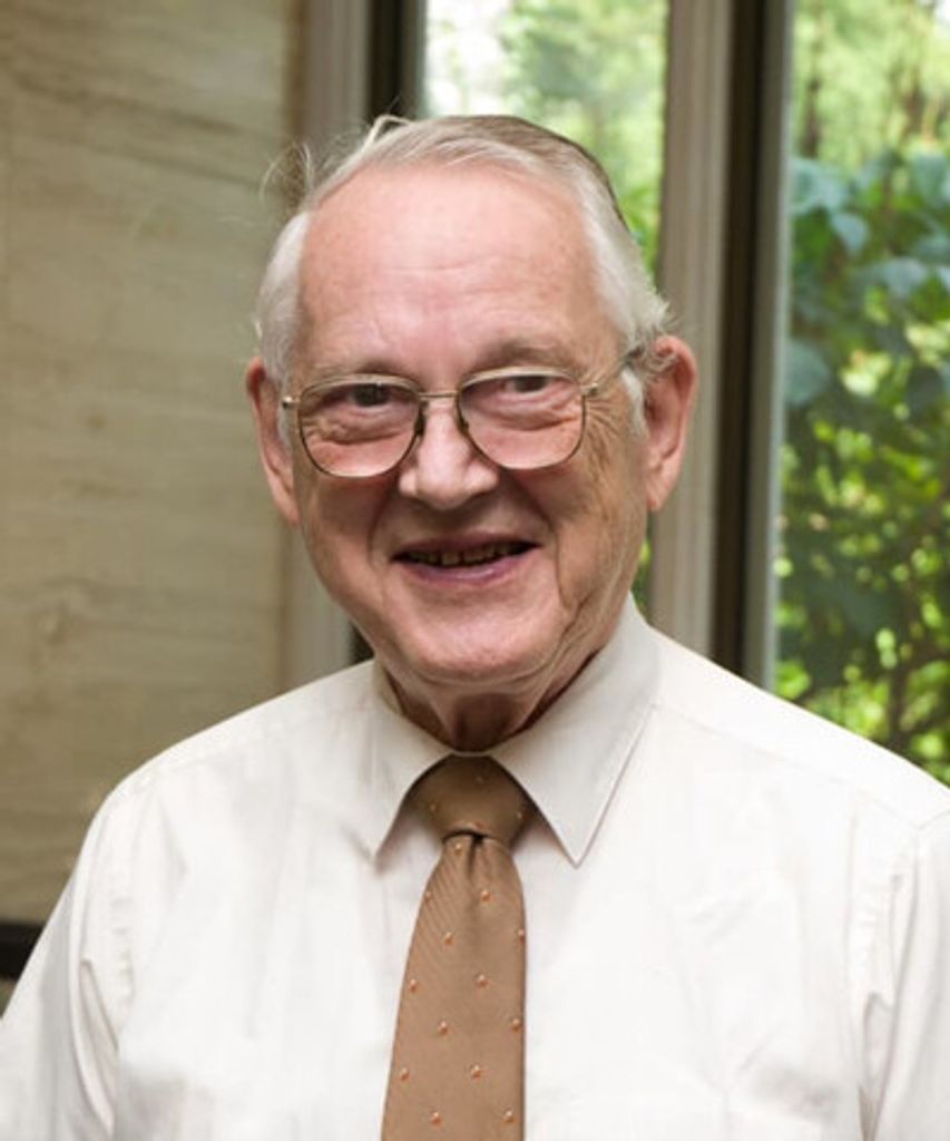 Earl C. Unbehaun Profile Photo