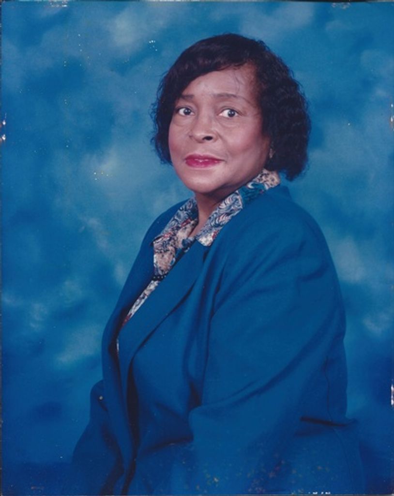Maple Lee Robinson Profile Photo