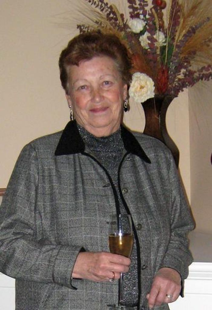 Helen Carr Profile Photo