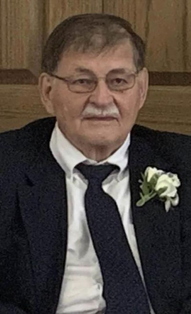 Richard Jones Profile Photo