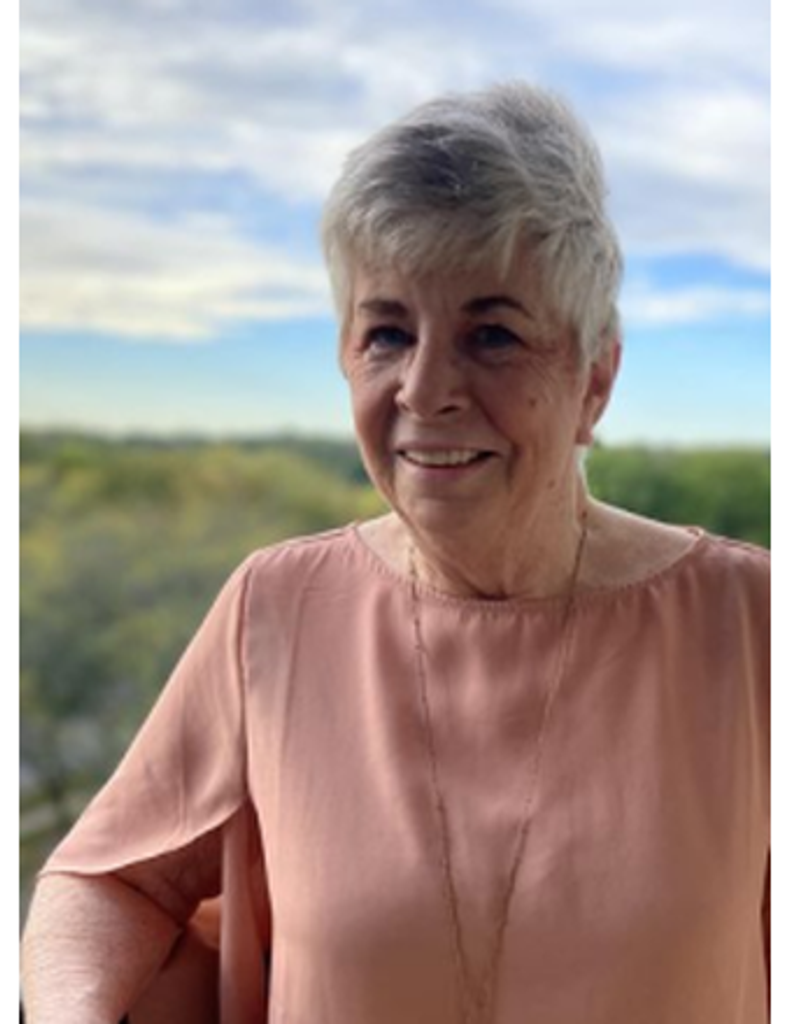 Kayann (Walczak) Mertes