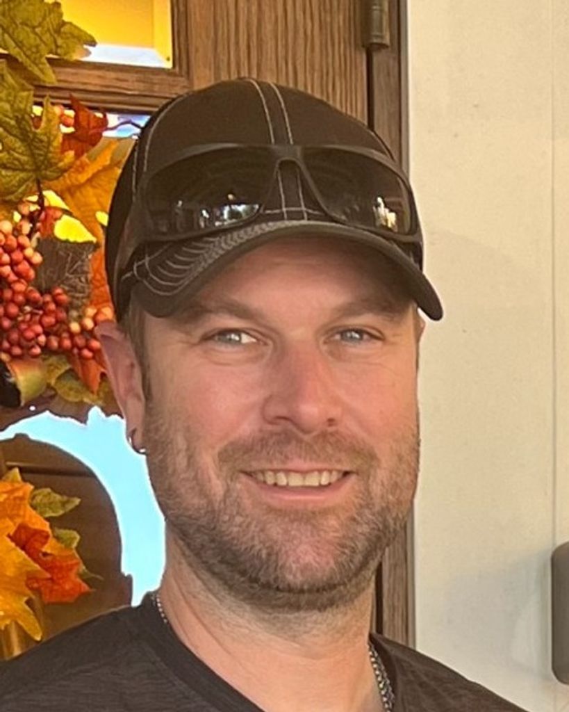 Kyle Thomas Hansen Profile Photo
