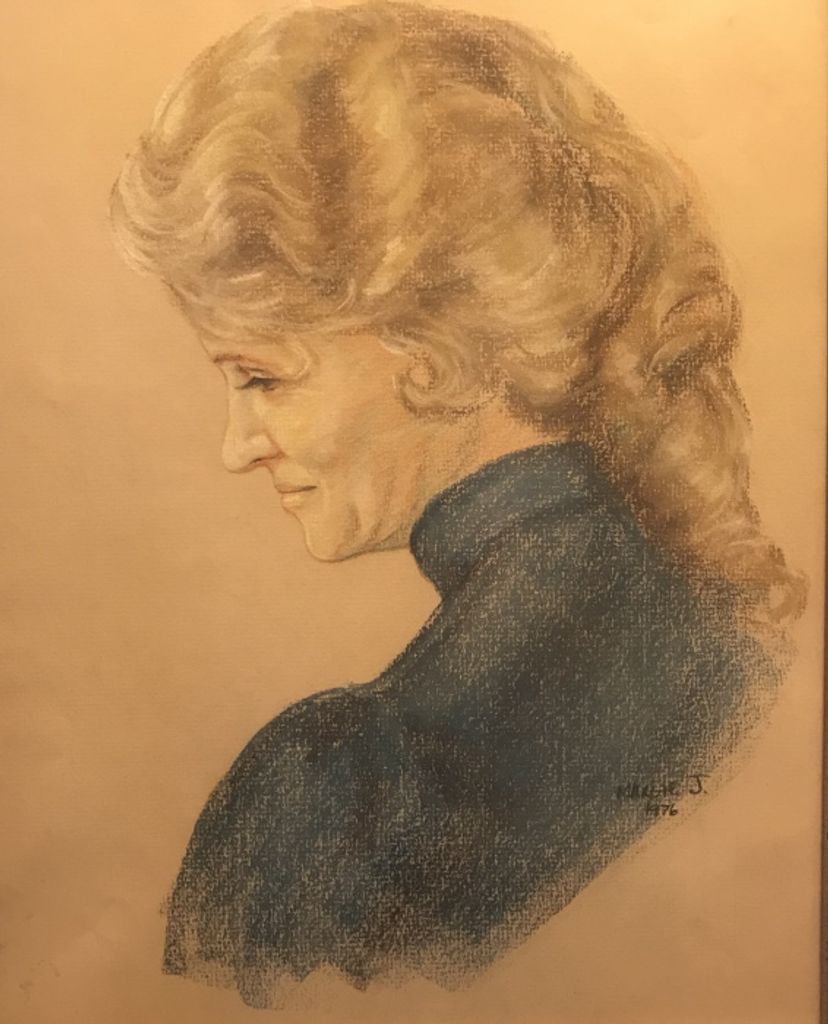 Gwenda W Mackay