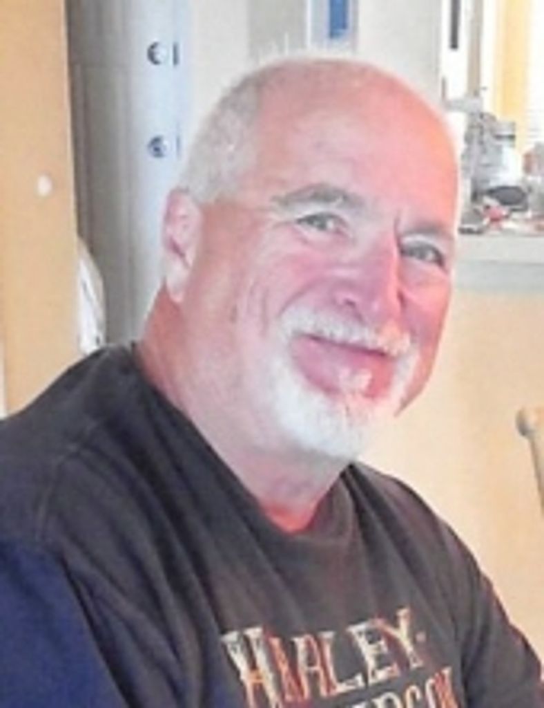 Louis E. Bacon Profile Photo