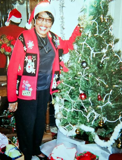 Aranna Mcbee photo gallery thumbnail 20 of 101