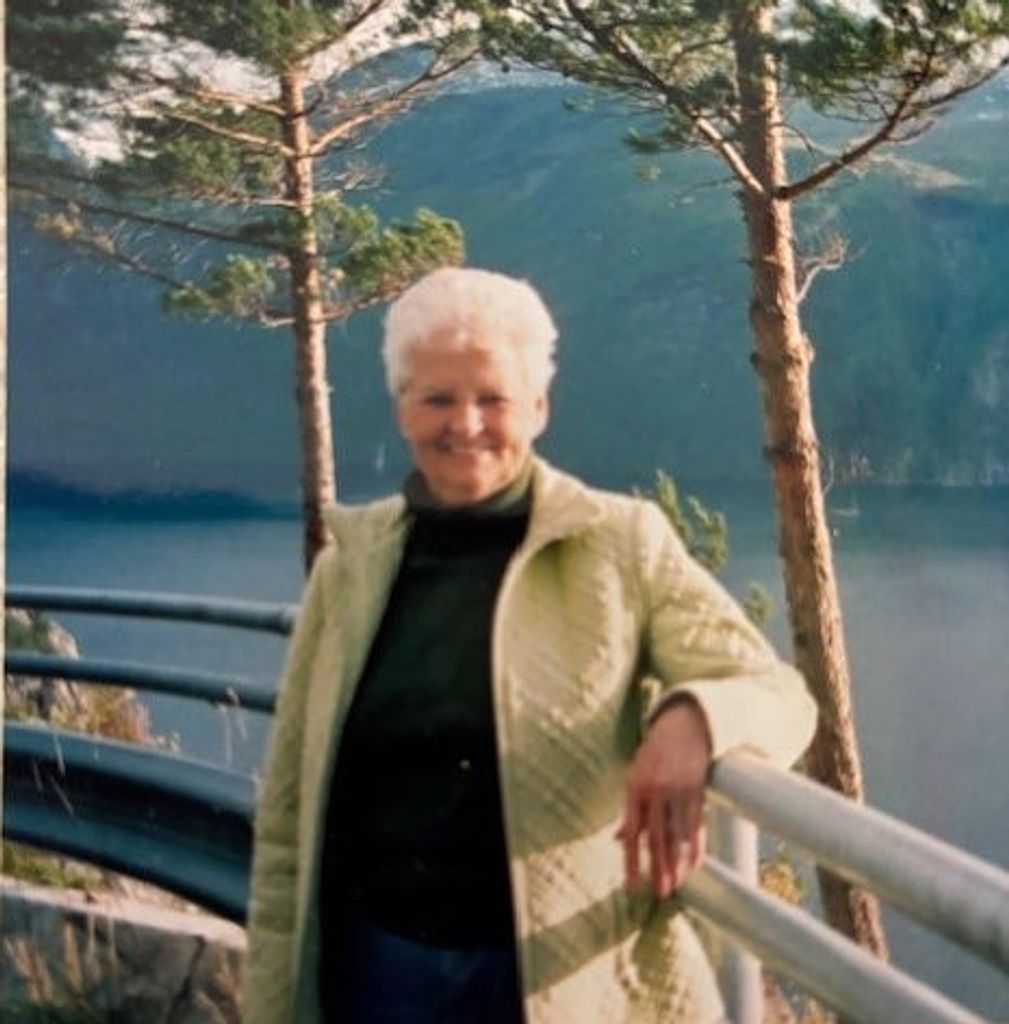 Anne DiMott
