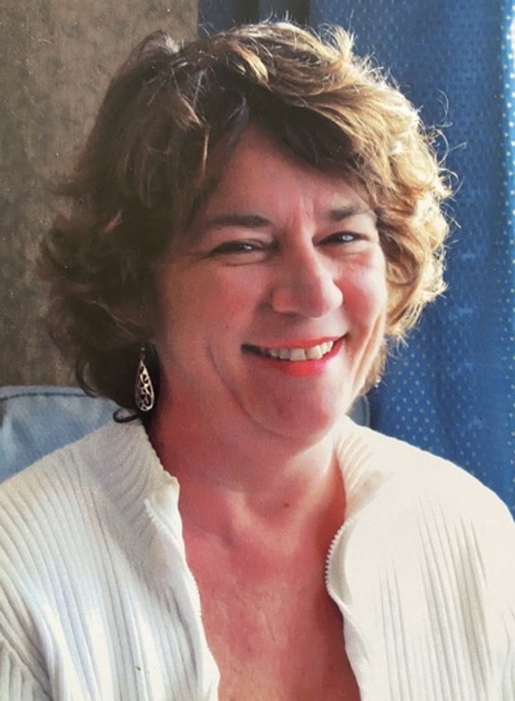 Elizabeth Martin Profile Photo