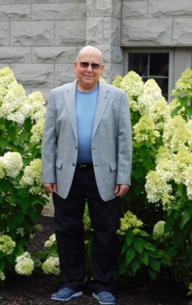 Howard J Howard Profile Photo
