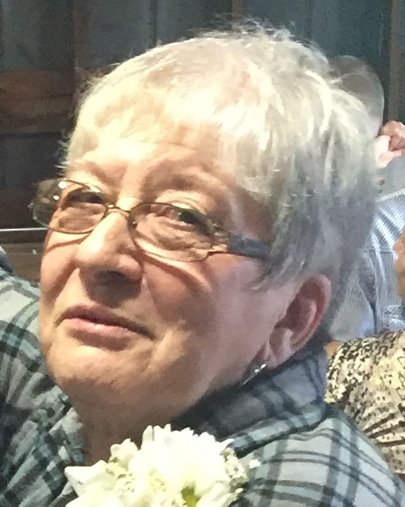 Gloria Roach