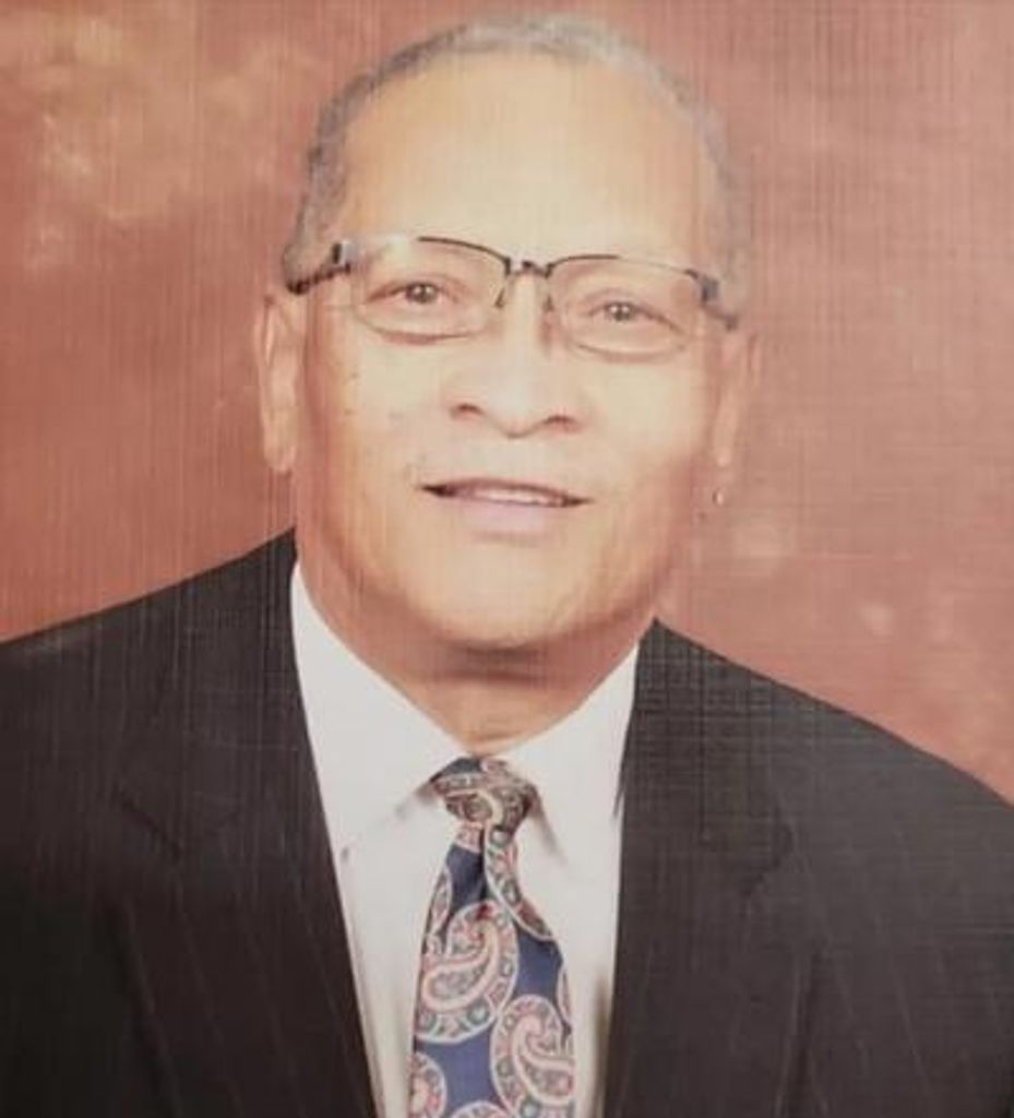 Gregory Robertson Profile Photo