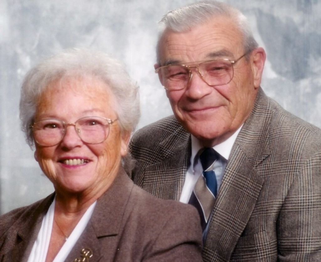 Betty J Tschantz