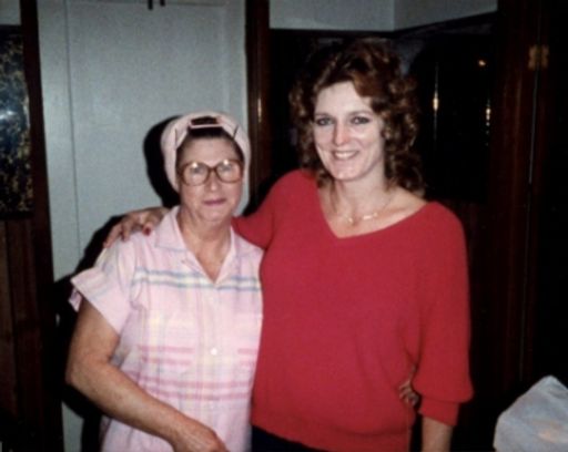 Linda Carol Smith photo gallery thumbnail 24 of 40