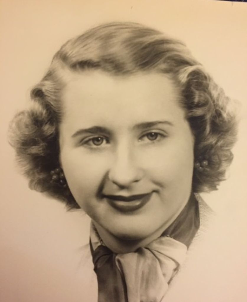 Smith Howell, Carolyne