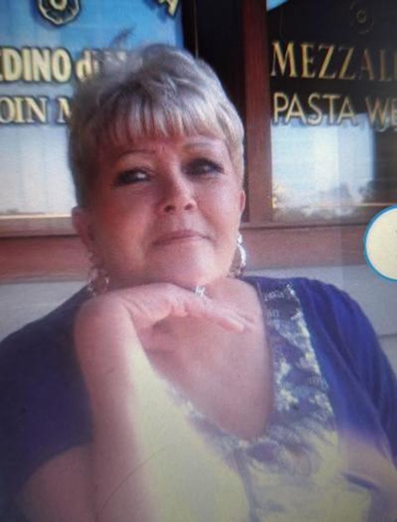 Earmel Lee Hunt Profile Photo