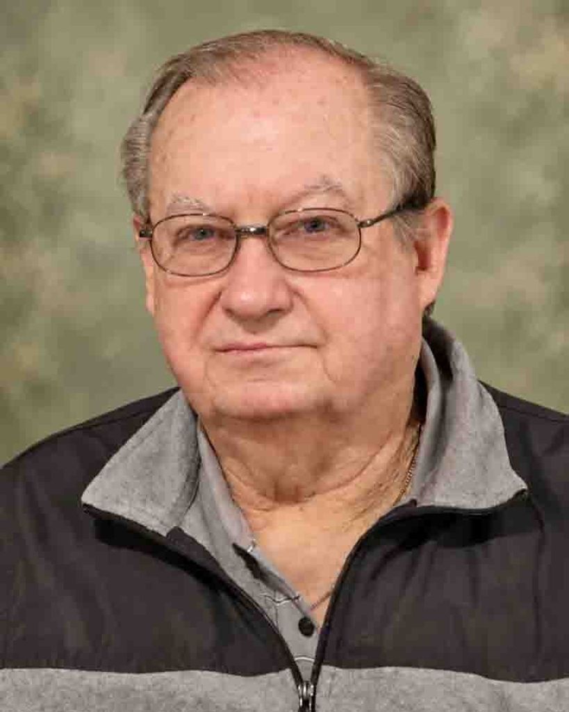 Mark Raymond Henneke Profile Photo