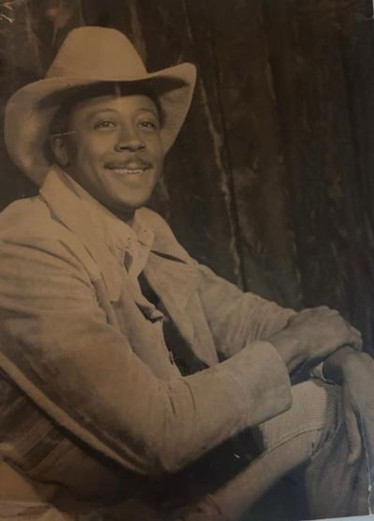 Ollie David Howell Profile Photo