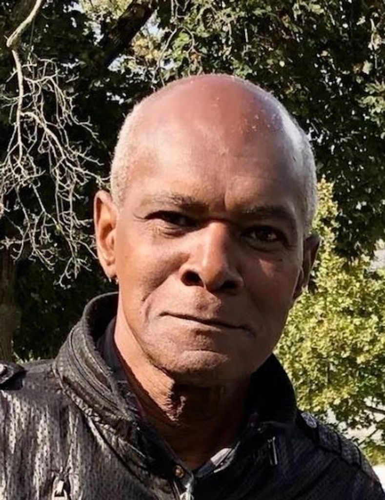 Leslie Perry Profile Photo