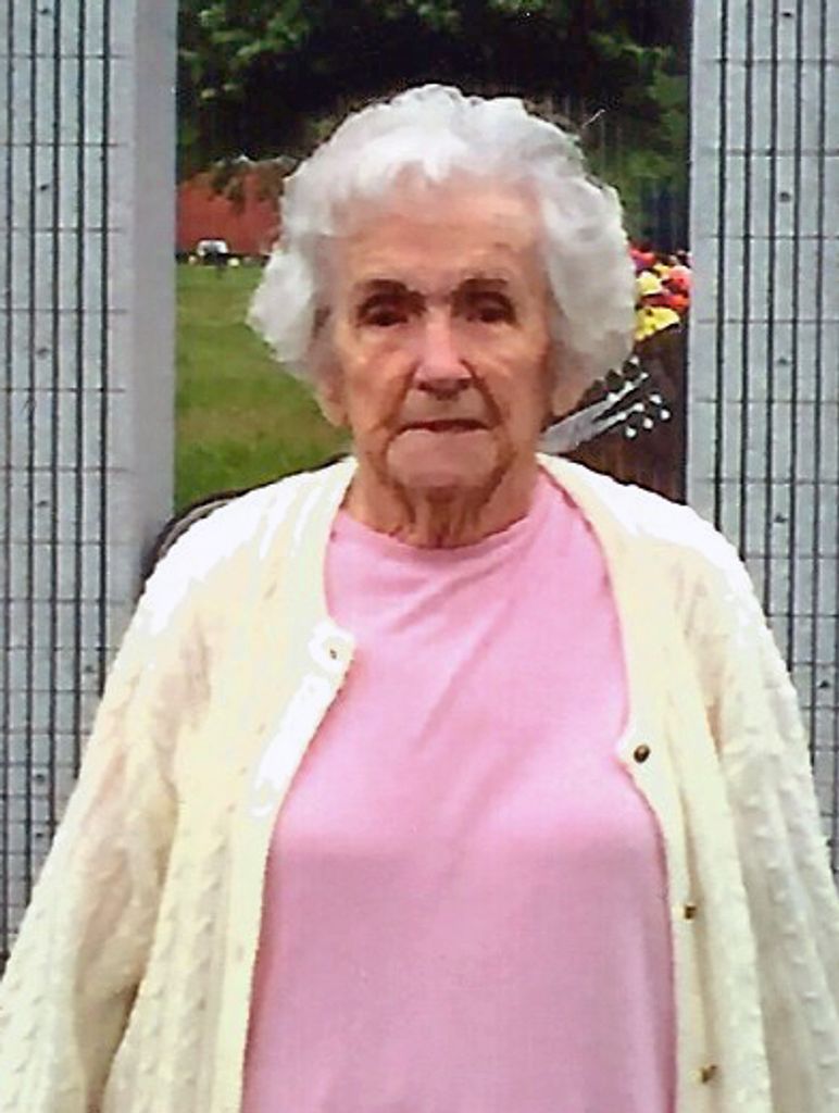 Dorothy (McGaughy)  Maske