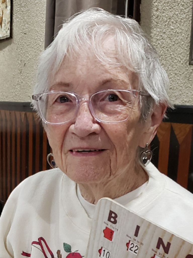 Lorraine M. Klouzer, Nee Hunter Profile Photo