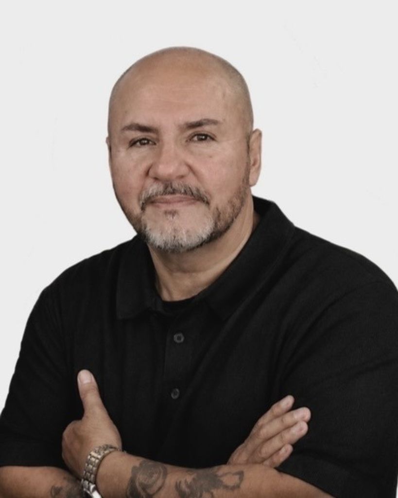 Israel Ostolaza Ortiz Jr Profile Photo