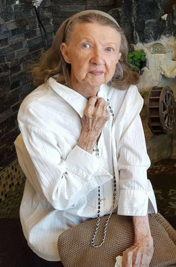 Mary Elizabeth Diamond Profile Photo