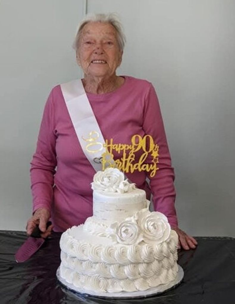 Vivian Marie (Holmes)  Thomas Profile Photo