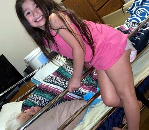 Yolanda C. Gonzalez photo gallery thumbnail 254 of 357