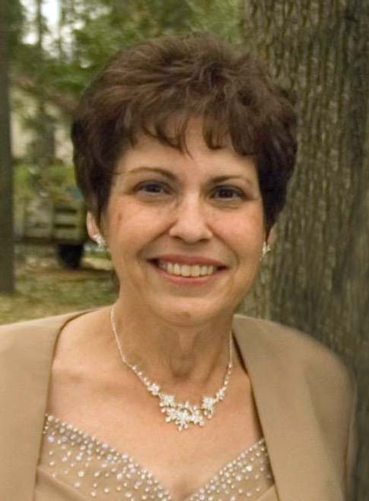 Linda Lee (Diandrea)  Henderson