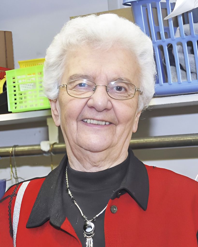 Sara Stoesz Profile Photo