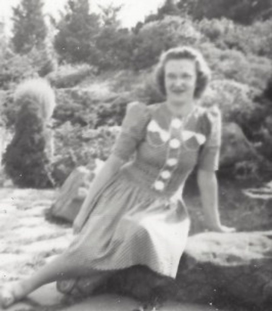 Edna (Wenhold) Hoff Profile Photo