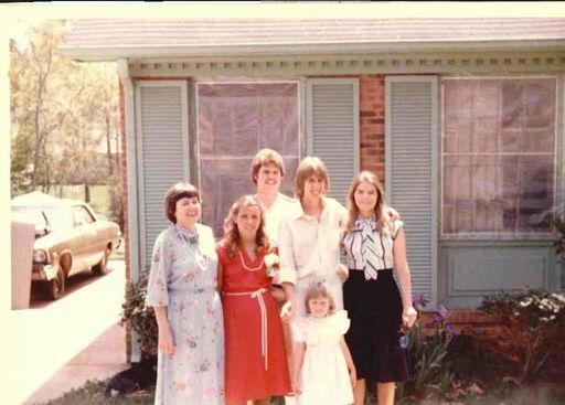 Laura Setliff photo gallery thumbnail 20 of 25